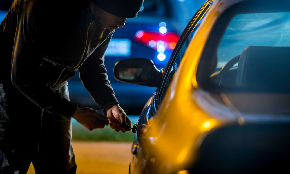 Como proteger seu carro em estacionamentos públicos